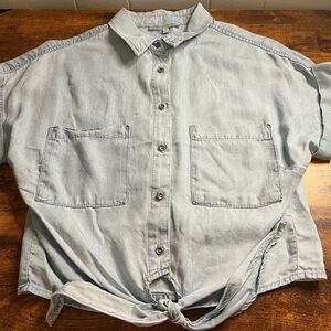 Hip, City Vibes, VGC LOVE TREE, Size Small Women's Crop Denim Look Top, H17